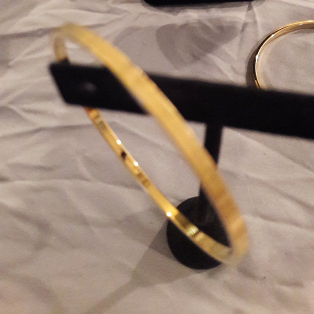 Goldtone Bangle bracelet